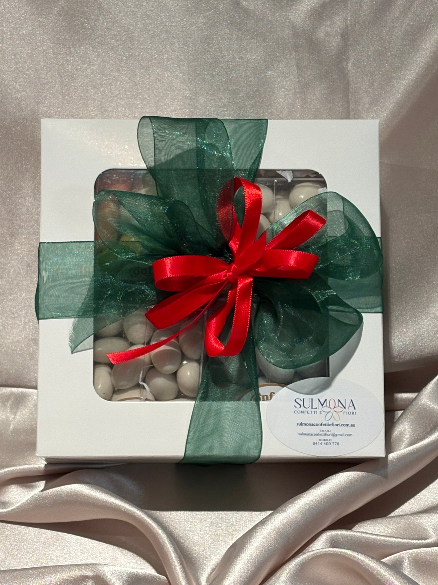 Christmas gift box (4 Confetti Cubes)