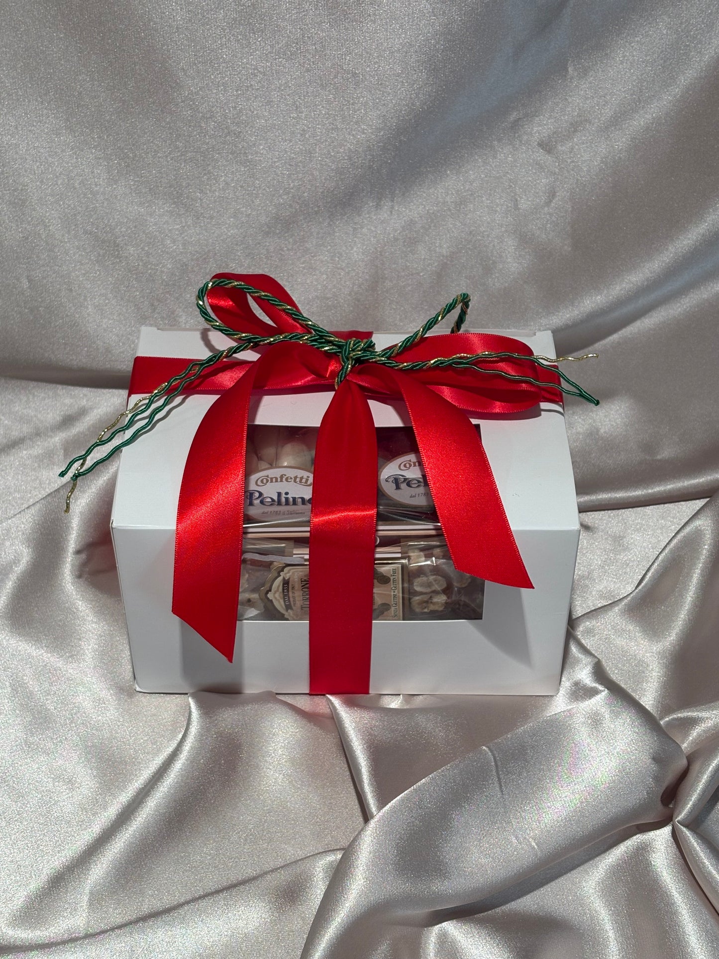 Christmas gift box (1 Torrone & 2 Confetti Cubes)