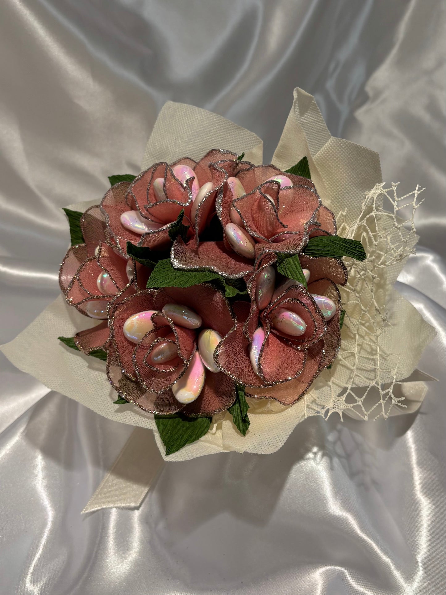 Five rose bouquets for bridal party