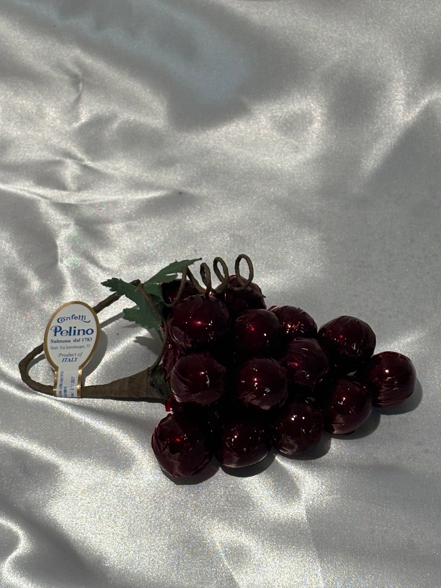 Grappolo Noisettes (Bunch of Red Grapes)