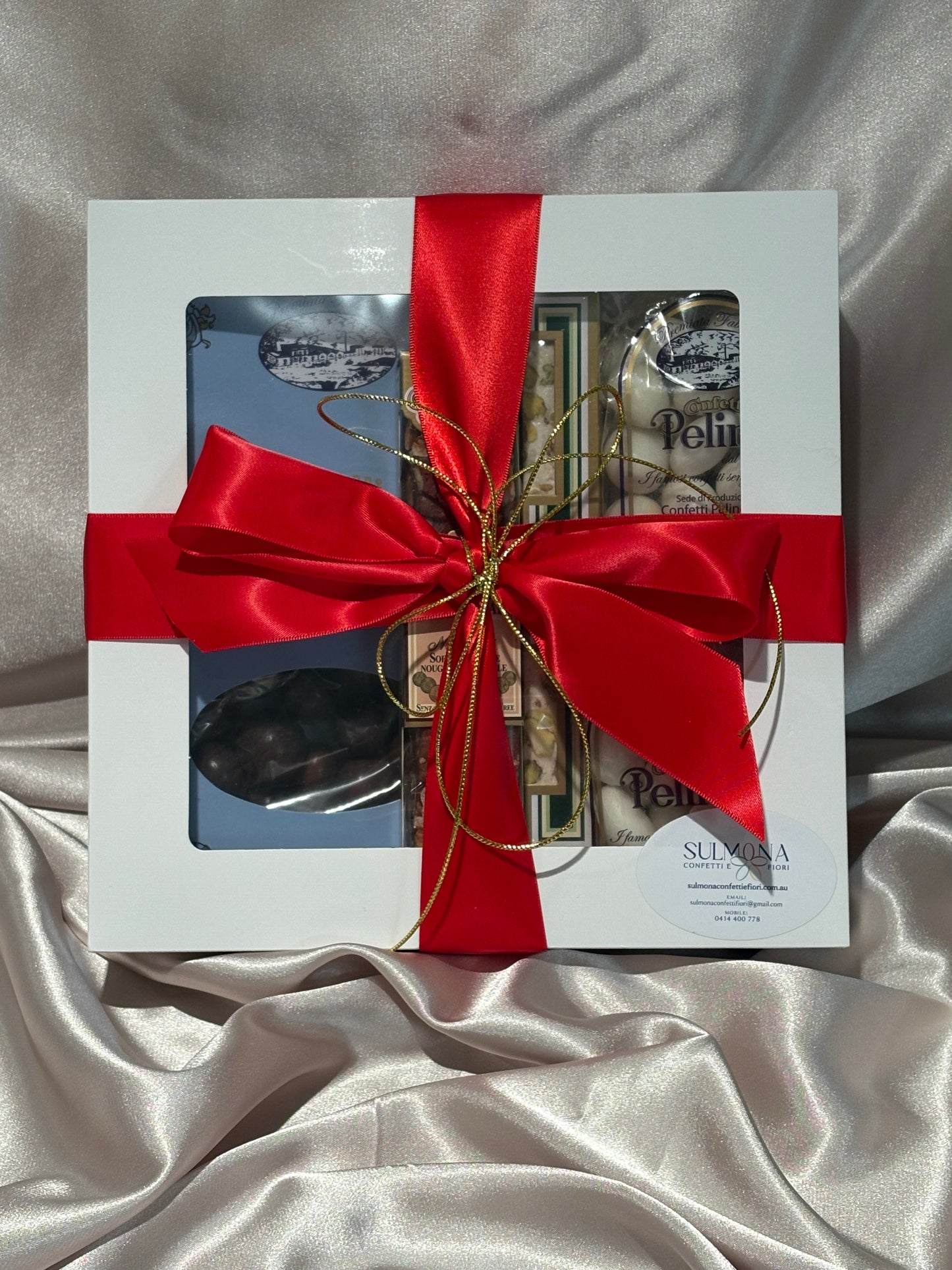 Christmas gift box (2 Torrone, 1 Confetti Scatola & 2 Confetti Sacchetti)